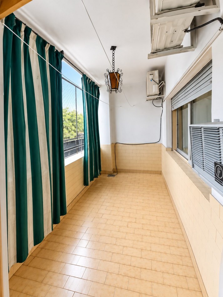 Departamento de 3 ambientes con cochera cubierta en Ramos Mejia