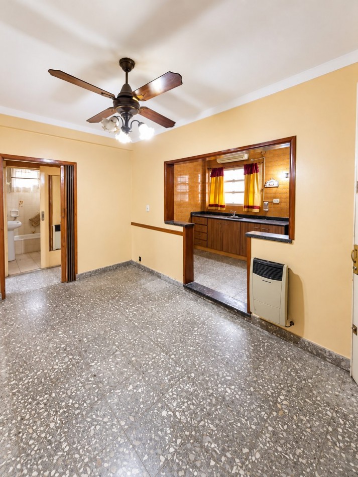 Departamento de 3 ambientes con cochera cubierta en Ramos Mejia