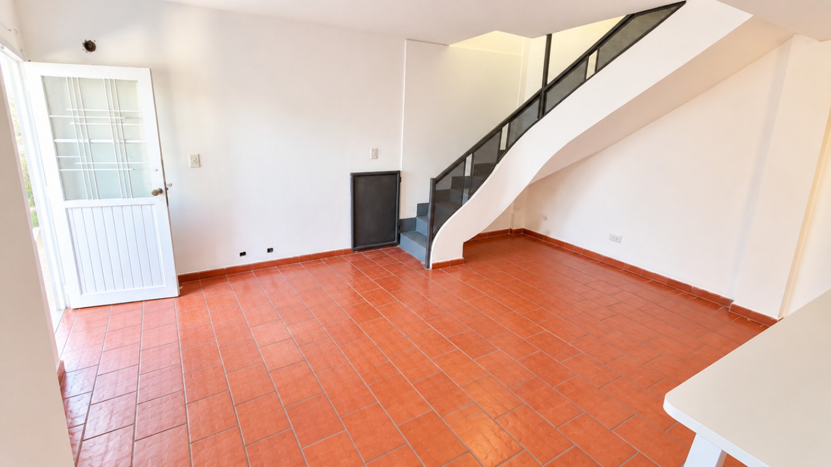 Duplex de 3 ambientes en Castelar Norte