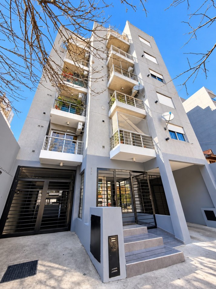 Departamento de 2 ambientes en Moron Sur