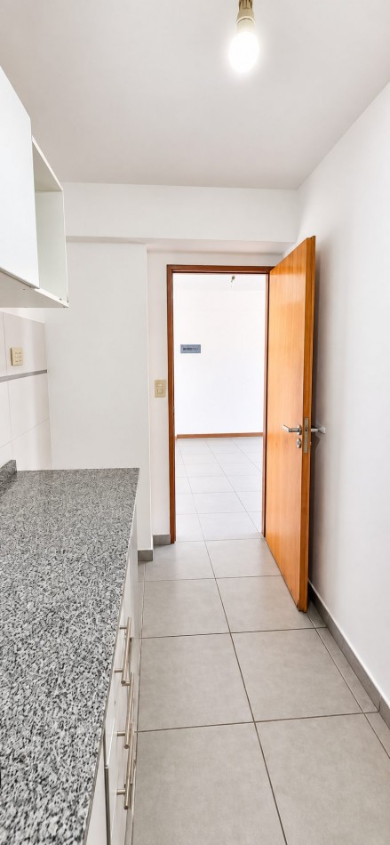 Departamento de 2 ambientes en Moron Sur