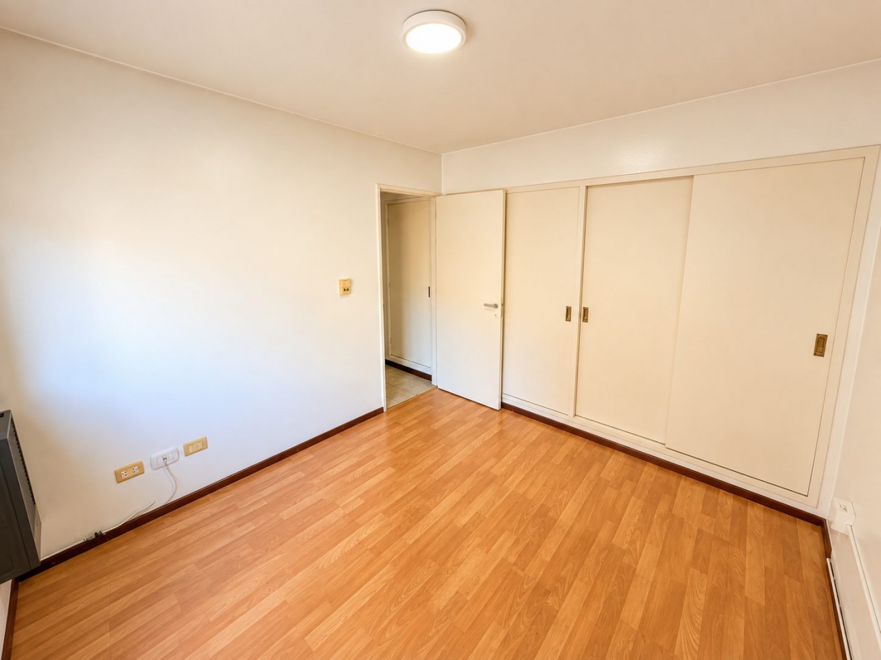 Departamento 2 ambientes en venta en Castelar Norte