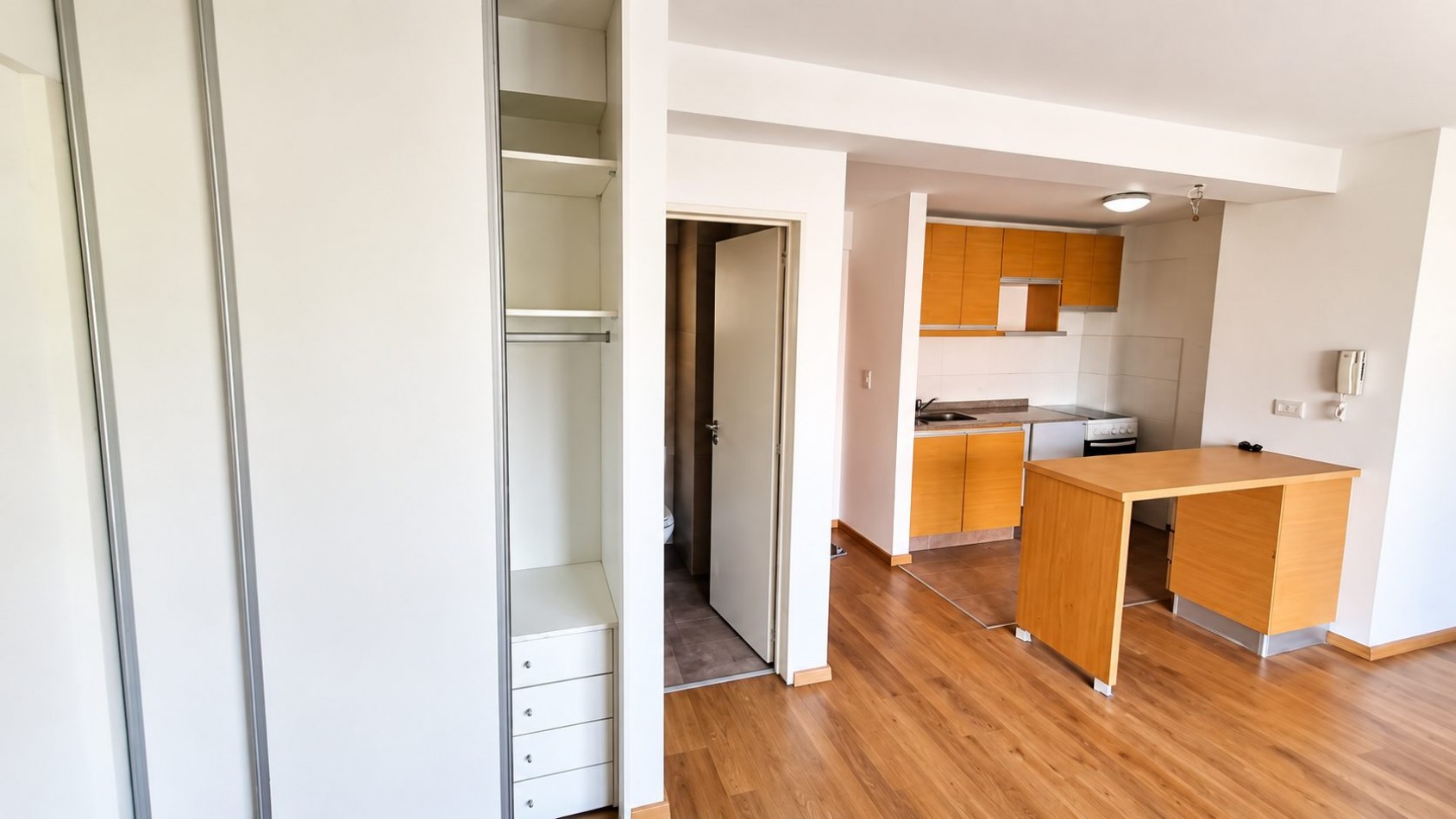 Monoambiente en alquiler en Moron Sur