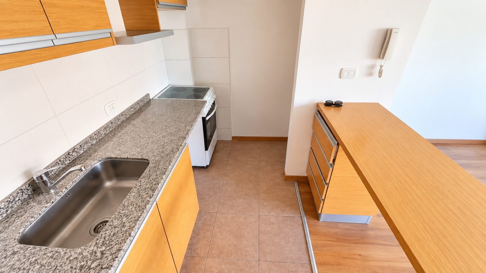 Monoambiente en alquiler en Moron Sur