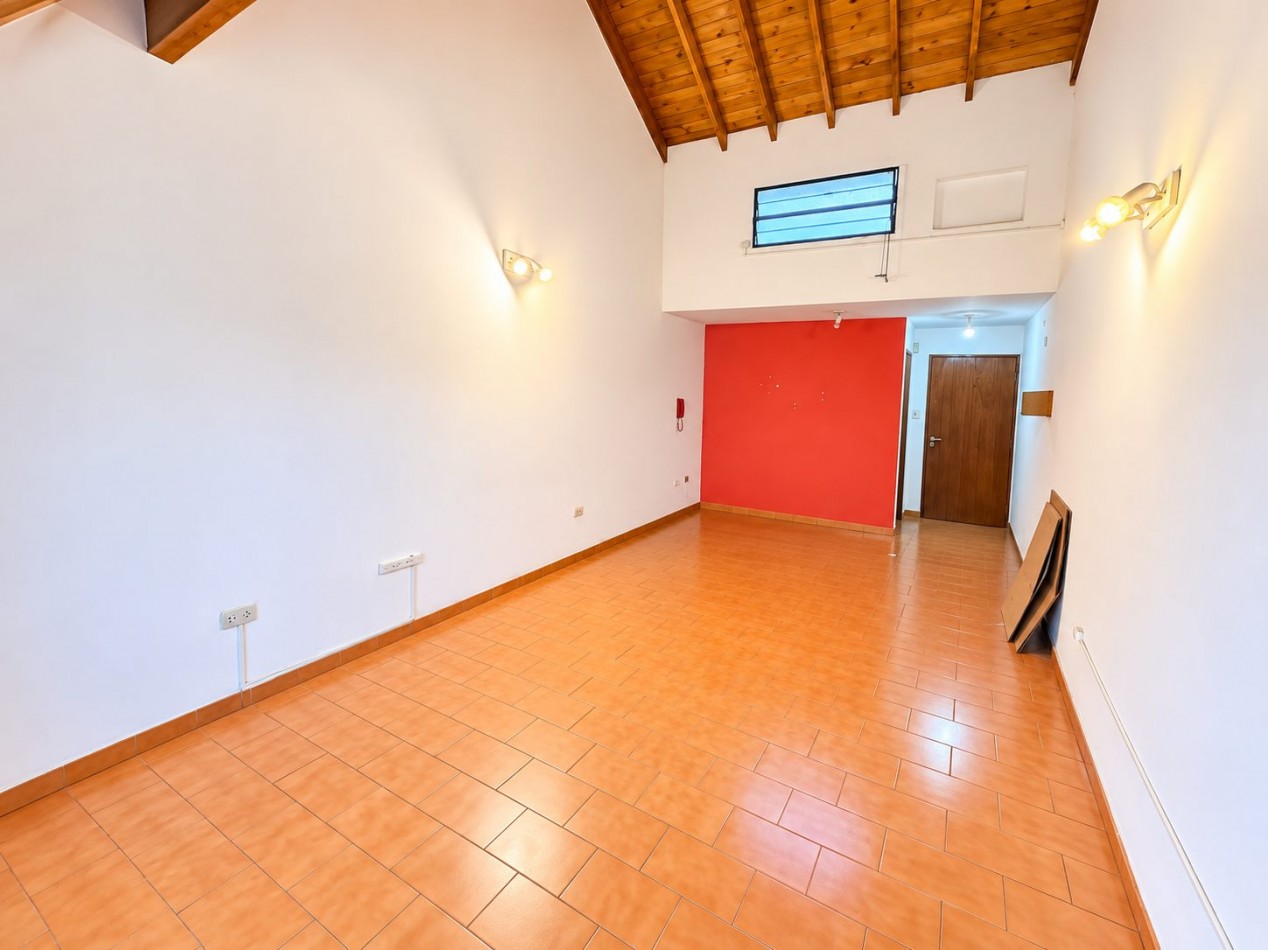 Monoambiente en alquiler para uso profesional en Castelar Norte