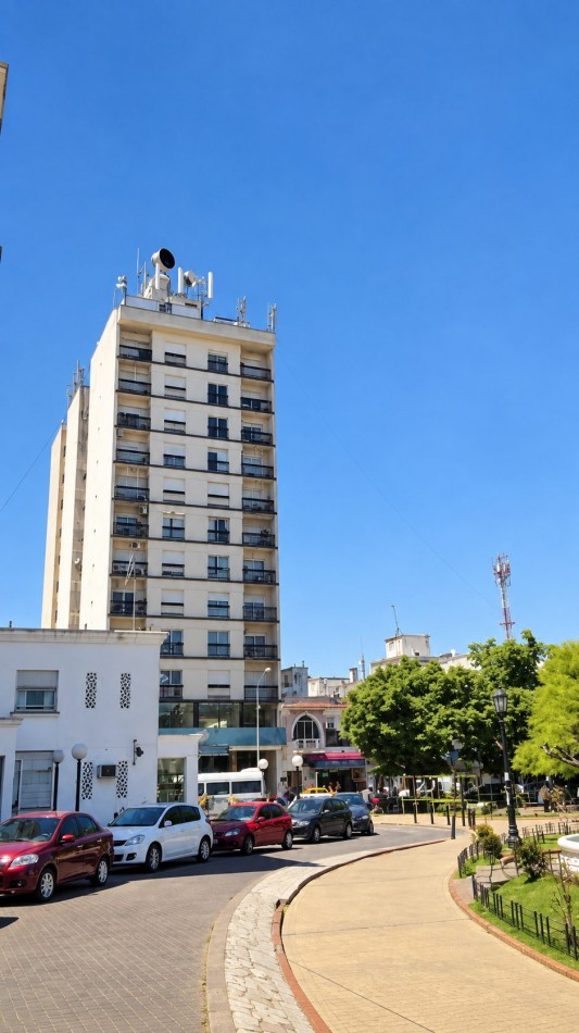 Oficina de 2 ambientes en alquiler en Moron Sur