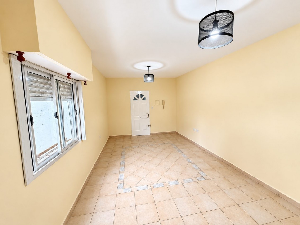 Departamento de 2 ambientes en alquiler en Moron Sur
