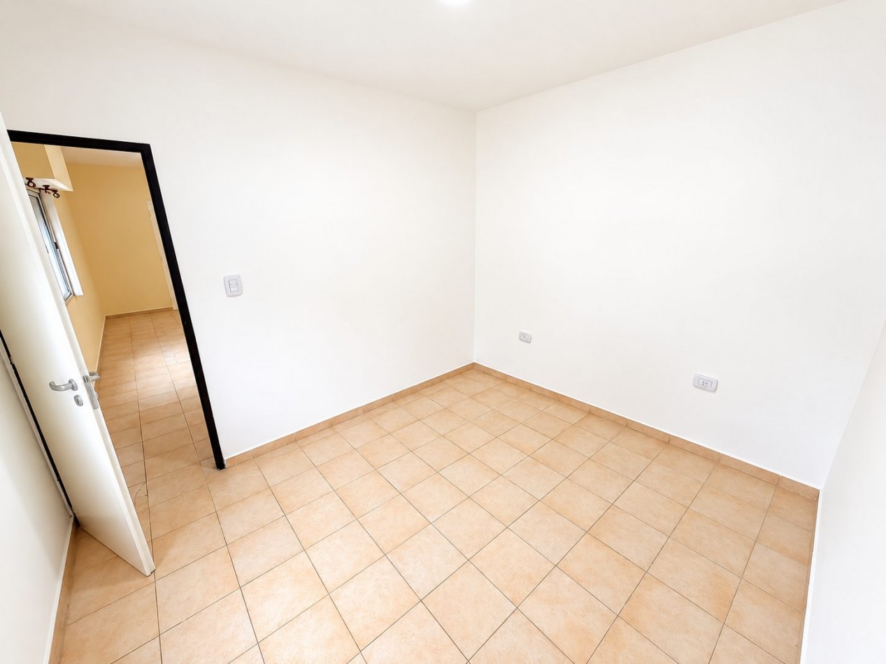 Departamento de 2 ambientes en alquiler en Moron Sur