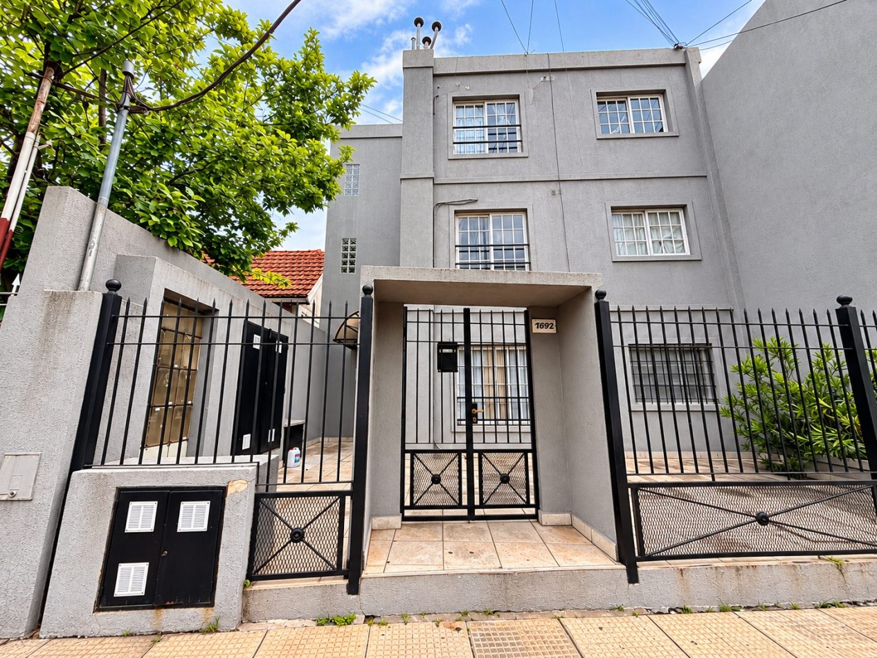 Departamento de 2 ambientes en alquiler en Moron Sur