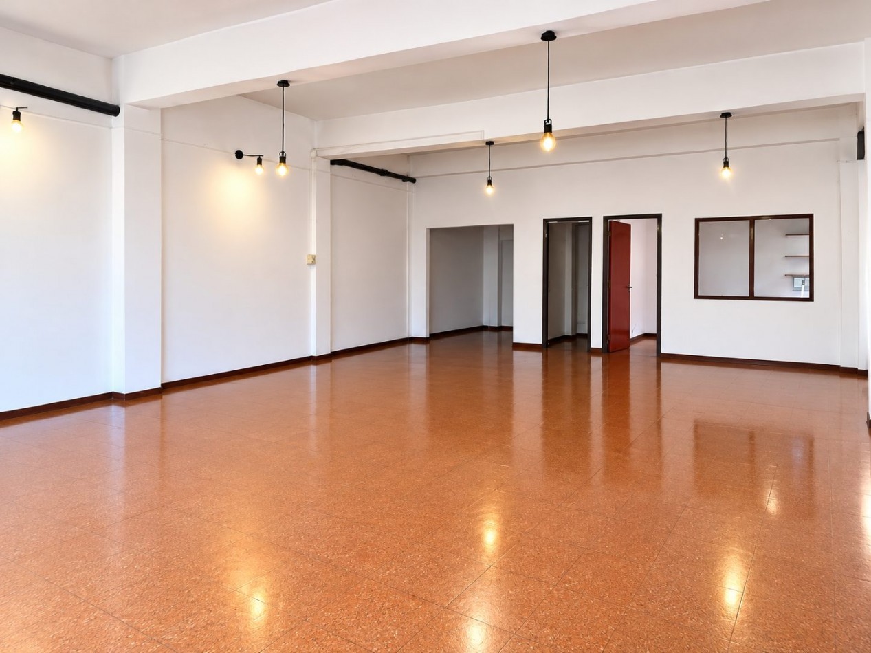 Local en venta en excelente ubicacion de Castelar Sur