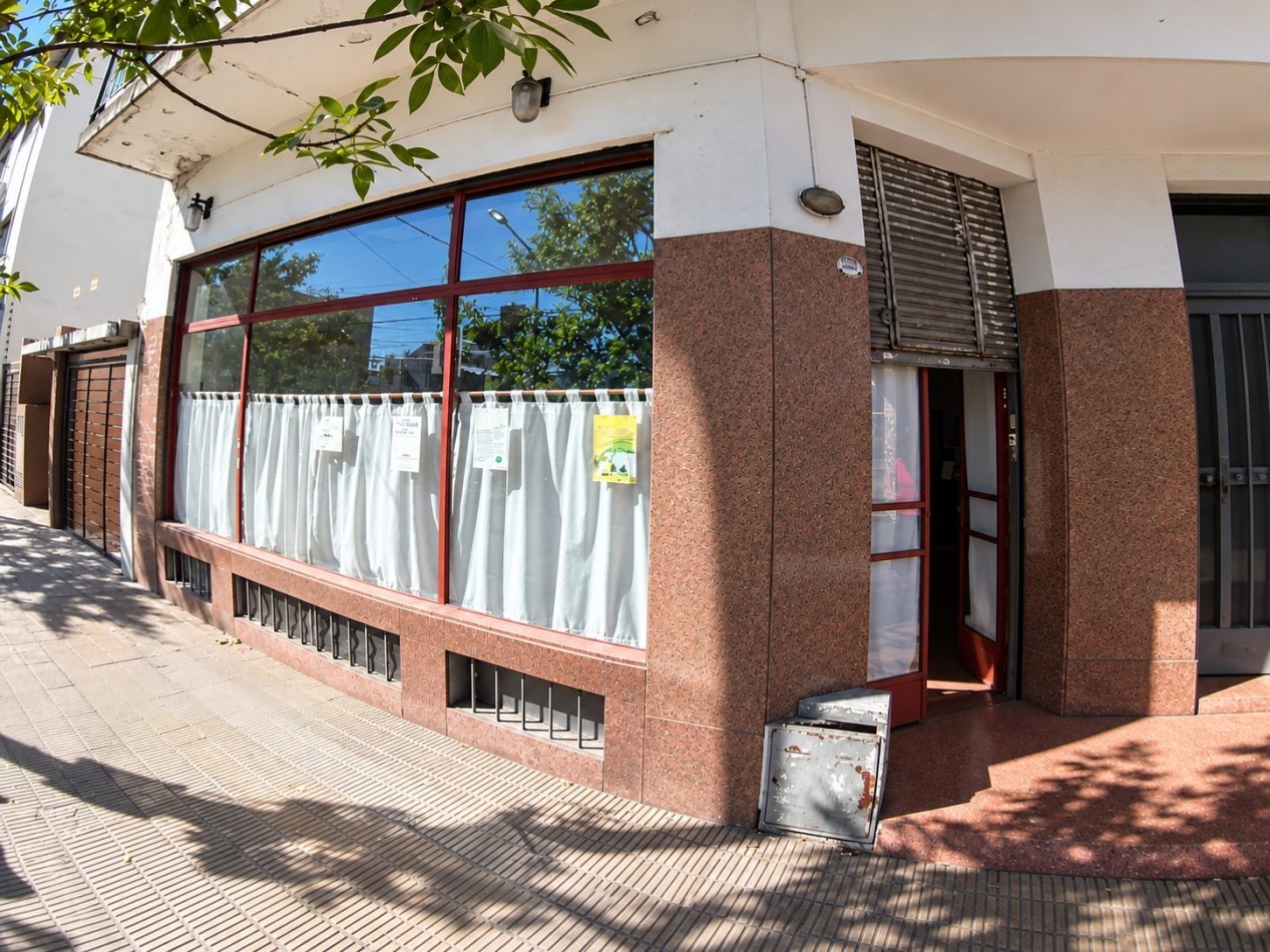Local en venta en excelente ubicacion de Castelar Sur