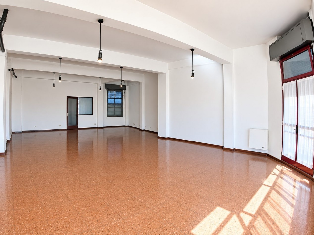 Local en venta en excelente ubicacion de Castelar Sur