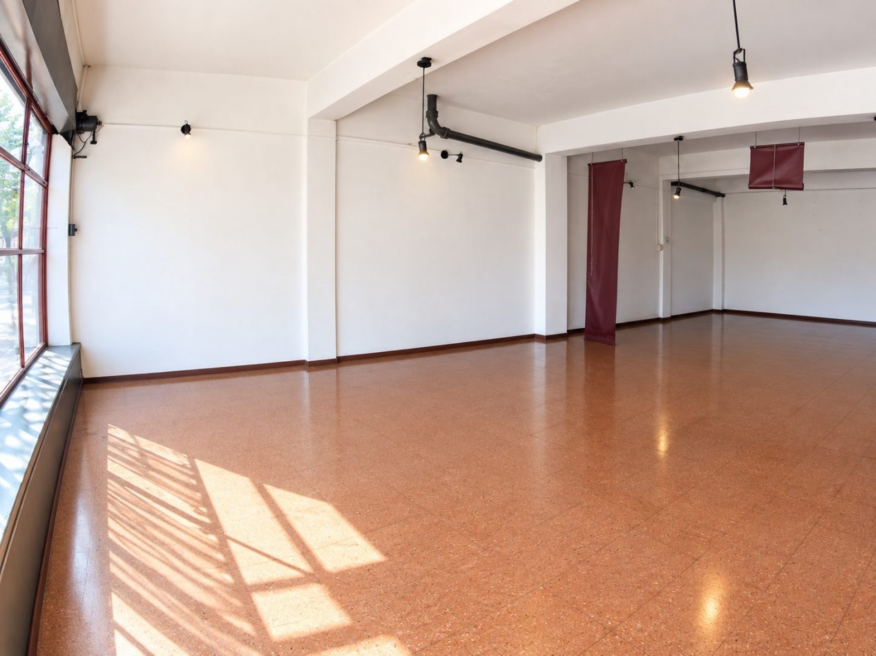 Local en venta en excelente ubicacion de Castelar Sur