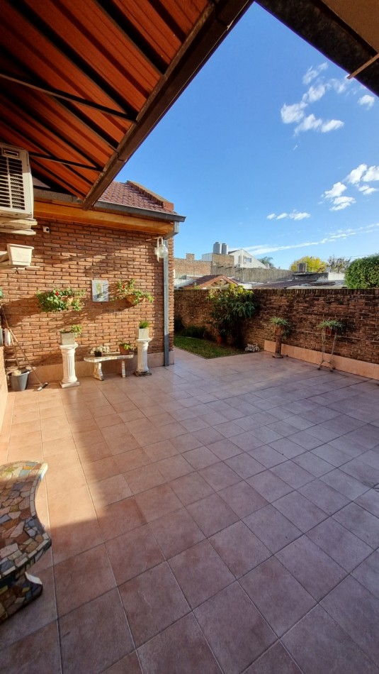 Venta casa en Villa Luzuriaga