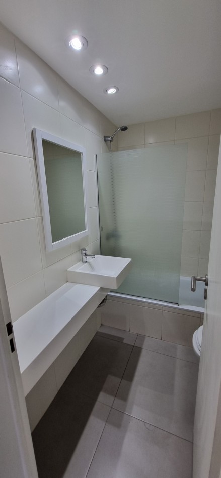 Alquiler departamento en Castelar Norte con cochera cubierta