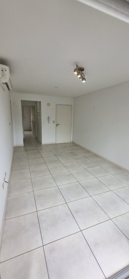 Departamento de dos ambientes a la venta en Castelar