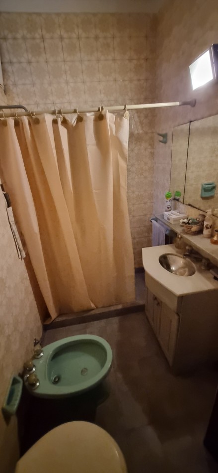 Chalet 5 Ambientes - VENTA - Ituzaingo