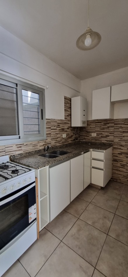 Departamento a la venta Castelar con patio, cochera y baulera