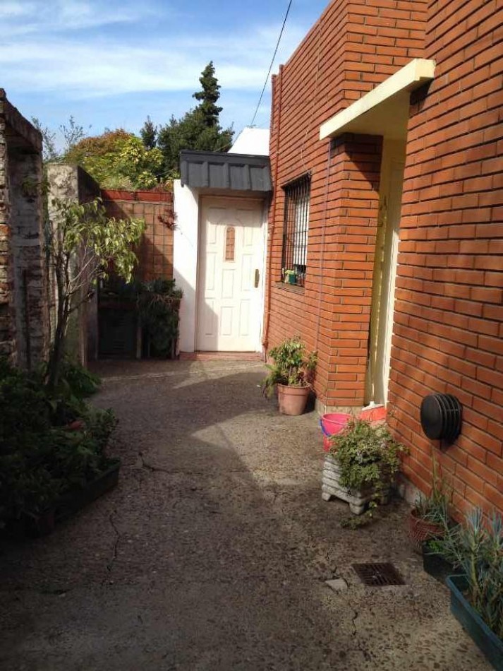 PH en venta Ituzaingo - Una cuadra de la estacion