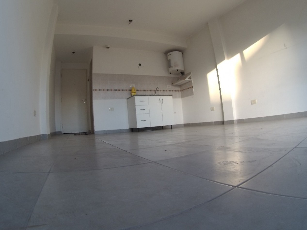 Venta Departamento Monoambiente al Frente - Moron-Zona Tribunales