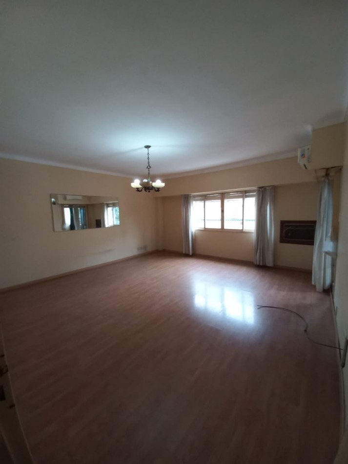 Departamento de 3 amb. con cochera cubierta en Ramos Mejia Norte