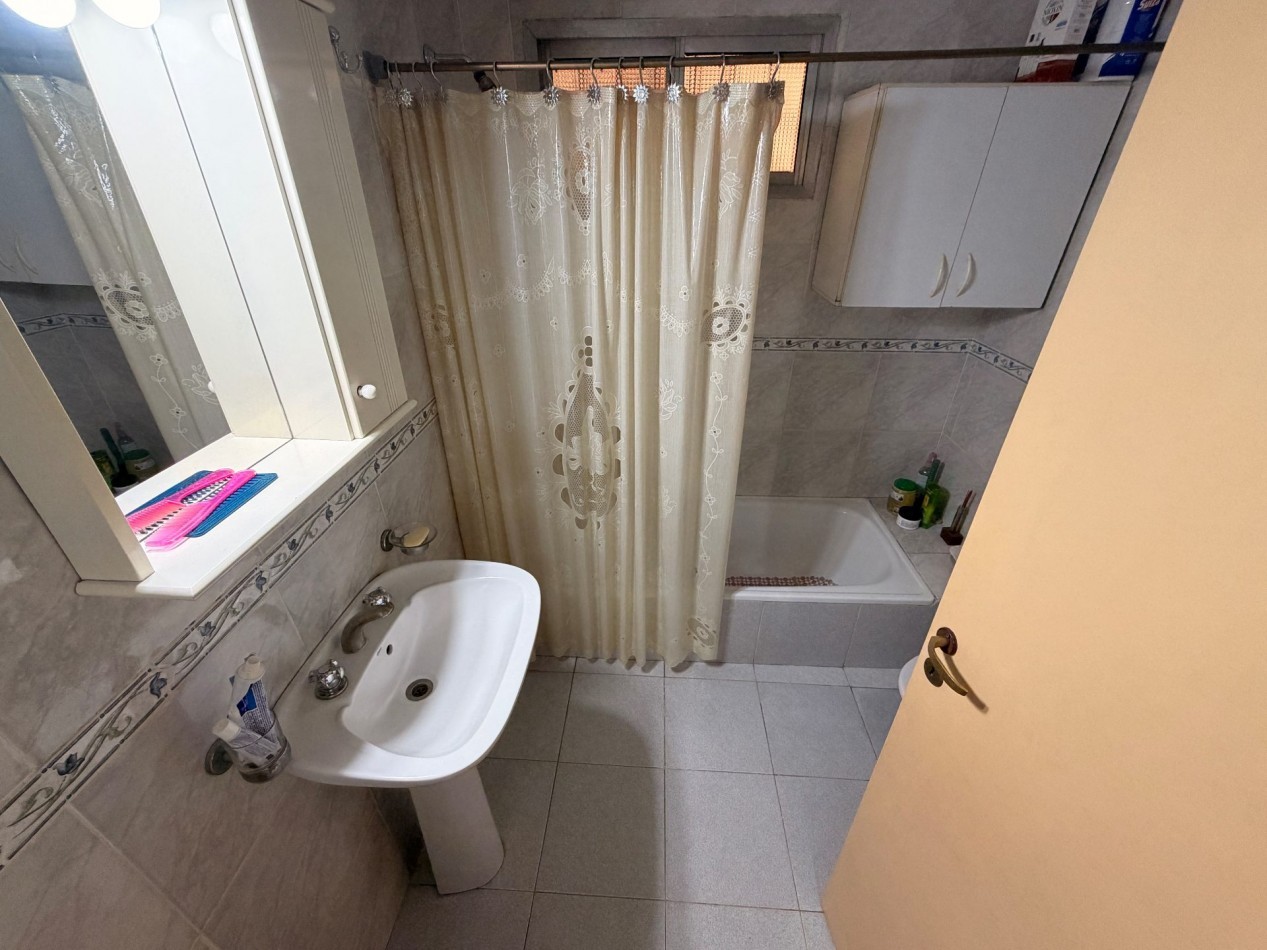 Venta de tres casas en Ituzaingo
