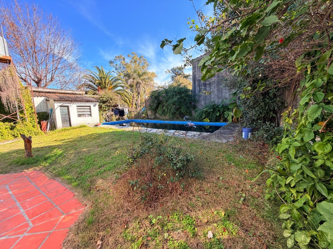 Venta de tres casas en Ituzaingo