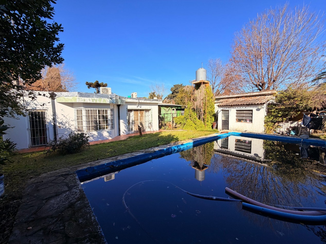 Venta de tres casas en Ituzaingo