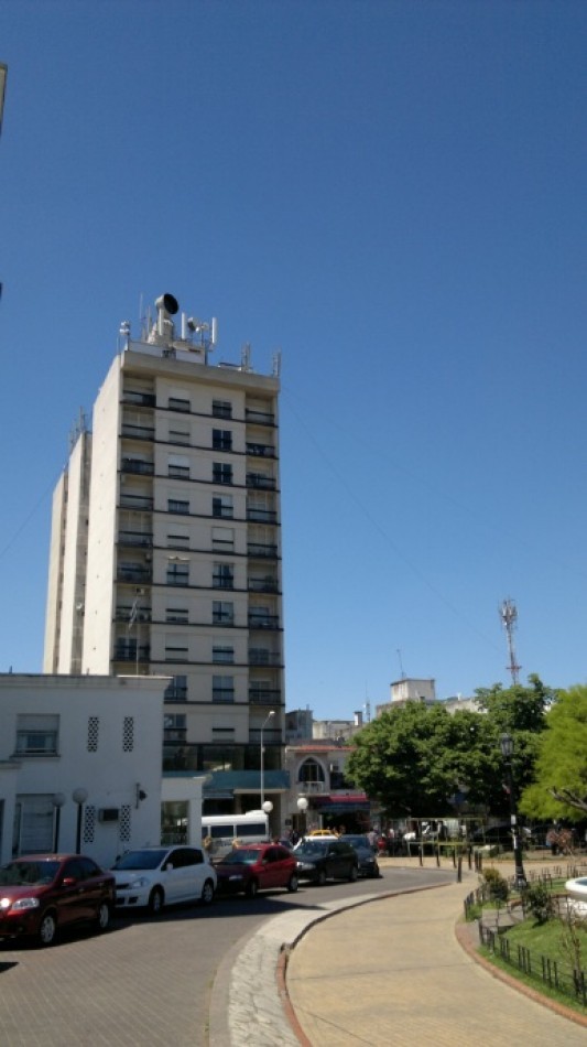 Oficina de 2 ambientes en alquiler en Moron Sur