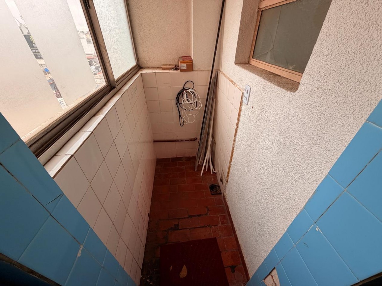 Oficina de 2 ambientes en alquiler en Moron Sur