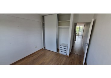 Departamento en alquiler de 2 ambientes con cochera cubierta en Moron Sur