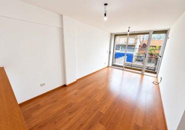 Departamento de 2 ambientes con cochera cubierta en Moron Sur